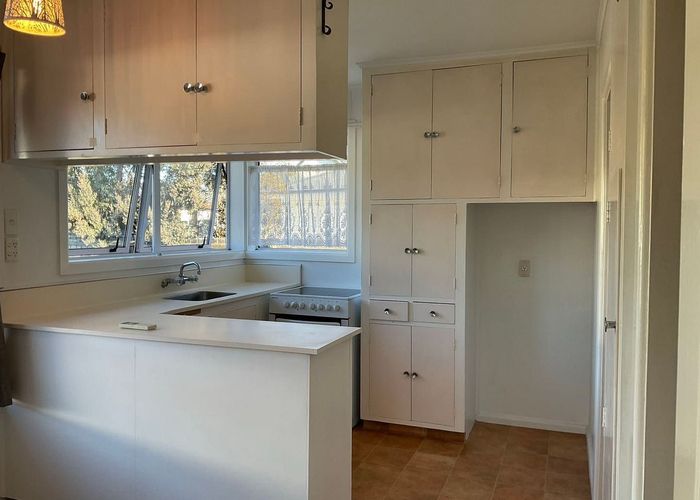  at 2/82 Grahams Road, Burnside, Christchurch City, Canterbury