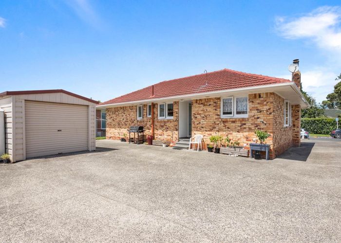  at 14 Te Kanawa Crescent, Henderson, Waitakere City, Auckland
