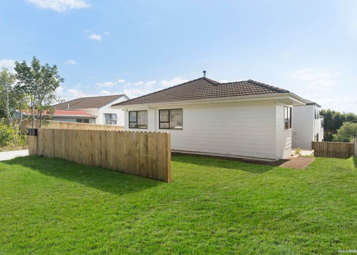  at 12 Merida Place, Unsworth Heights, North Shore City, Auckland