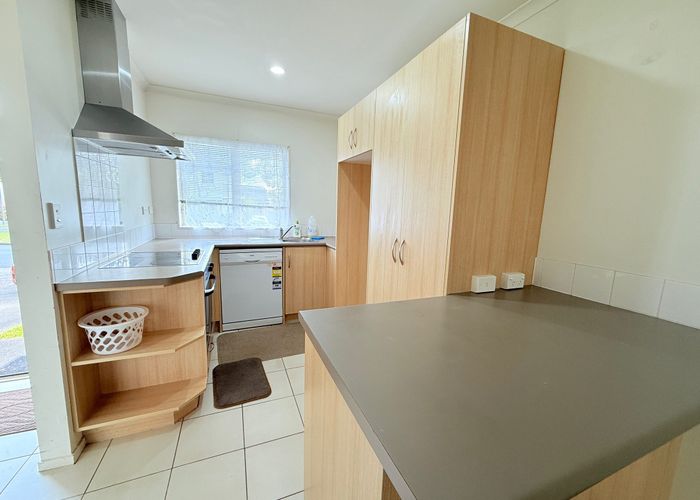  at 10 Brashier Circle, Sunnyvale, Auckland