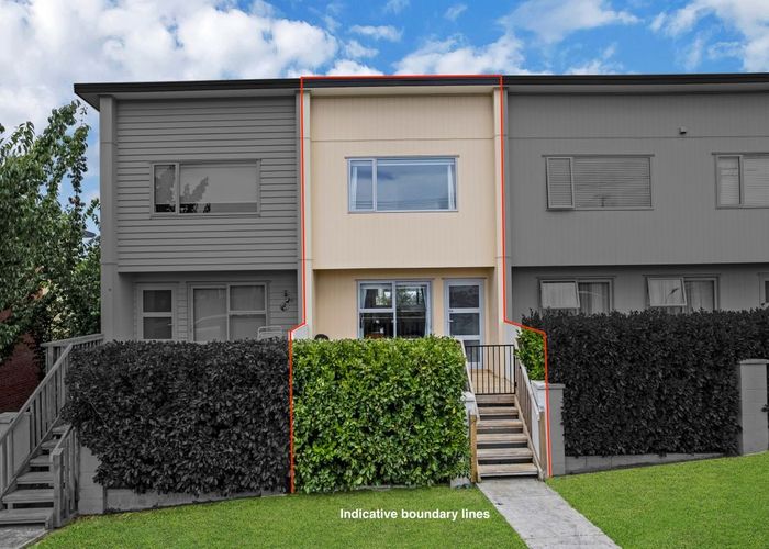  at 11/11 RAY SMALL DRIVE, Papakura, Papakura, Auckland