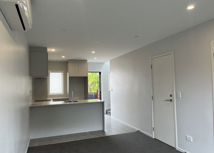  at 3/47 Awaroa Road, Sunnyvale, Auckland