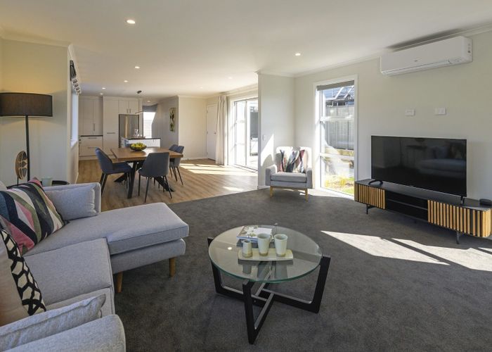  at 40 Bluff Road, Kenepuru, Porirua