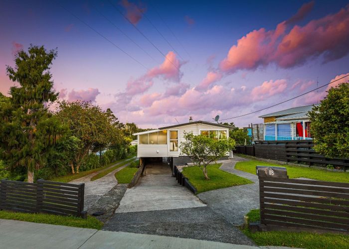  at 18 Waimumu Road, Massey, Waitakere City, Auckland