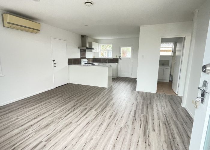  at 2/5 Lynton Road, Mount Wellington, Auckland City, Auckland