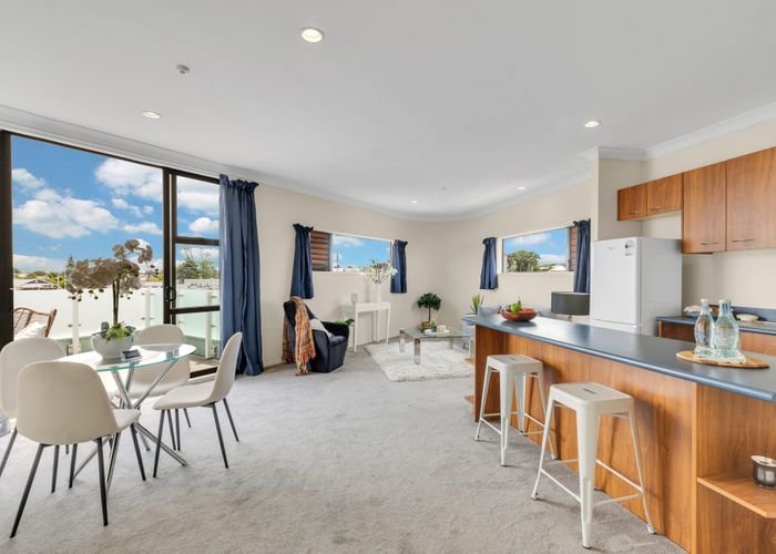  at 301/3 Morningside Drive, St Lukes, Auckland