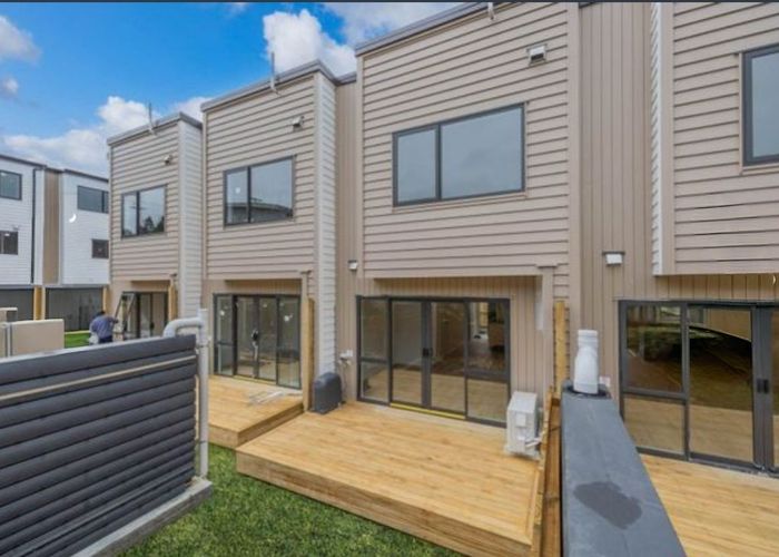  at 6/9 Donovan Ave, Massey, Waitakere City, Auckland