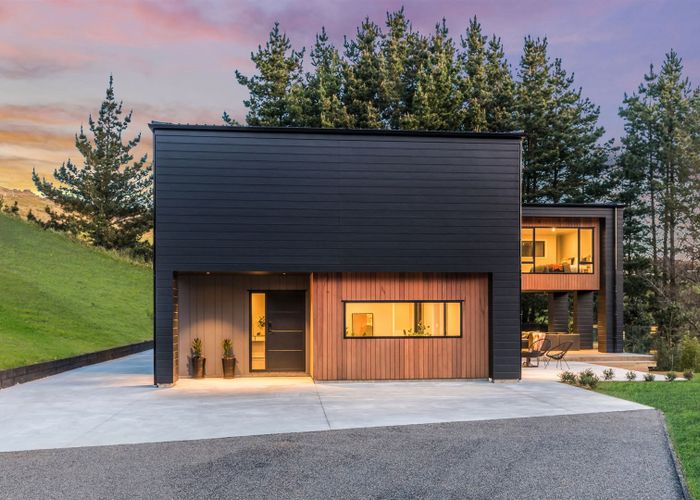  at 9 Woodburn Drive, Takapu Valley, Wellington