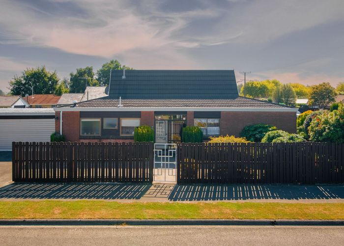  at 2/189 Highsted Road, Casebrook, Christchurch