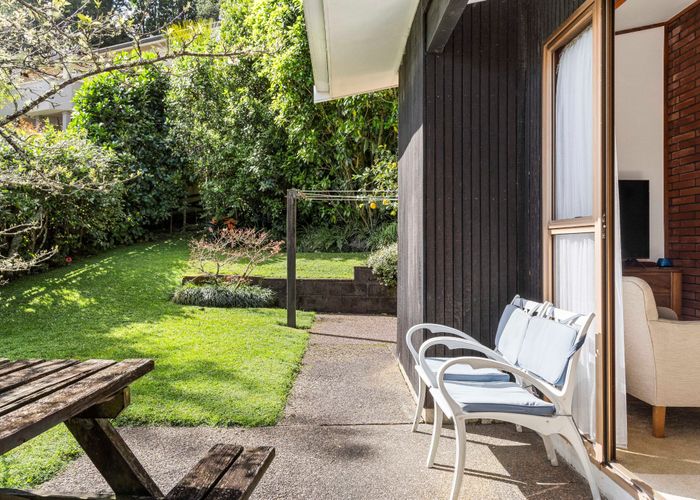  at 9 Mappin Place, Chatswood, Auckland