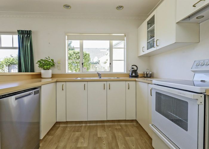  at 1B Knightsbridge Place, Taradale, Napier, Hawke's Bay