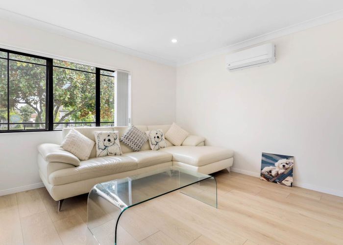  at 7 Oakville Avenue, Flat Bush, Manukau City, Auckland