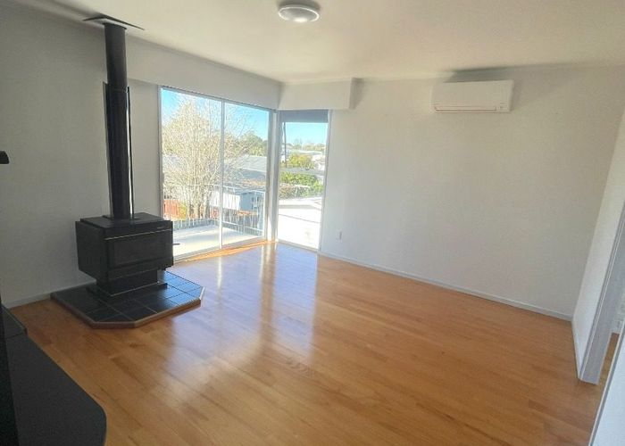  at 19 Finlow Drive, Te Atatu South, Waitakere City, Auckland