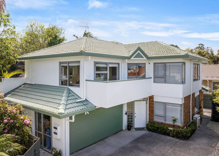  at 2/12 Westview Court, Somerville, Manukau City, Auckland