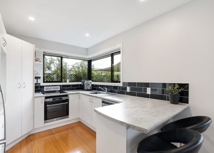  at 2/134 Milton Street, Somerfield, Christchurch