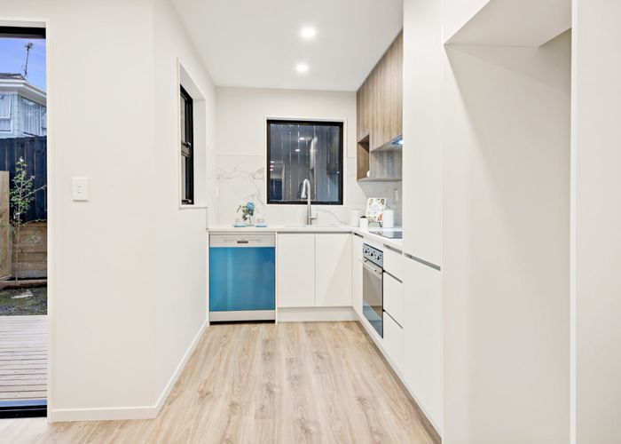  at 8C Butterworth Drive, Glendene, Waitakere City, Auckland