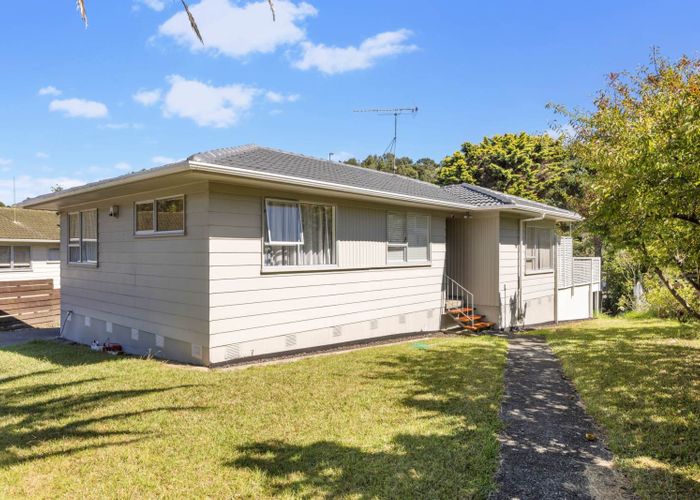  at 5 Embassy Place, Glenfield, North Shore City, Auckland