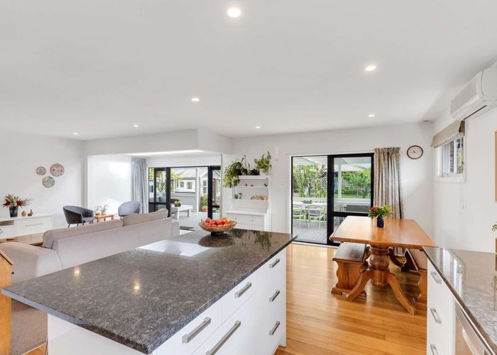  at 10 Claxton Place, Saint Martins, Christchurch