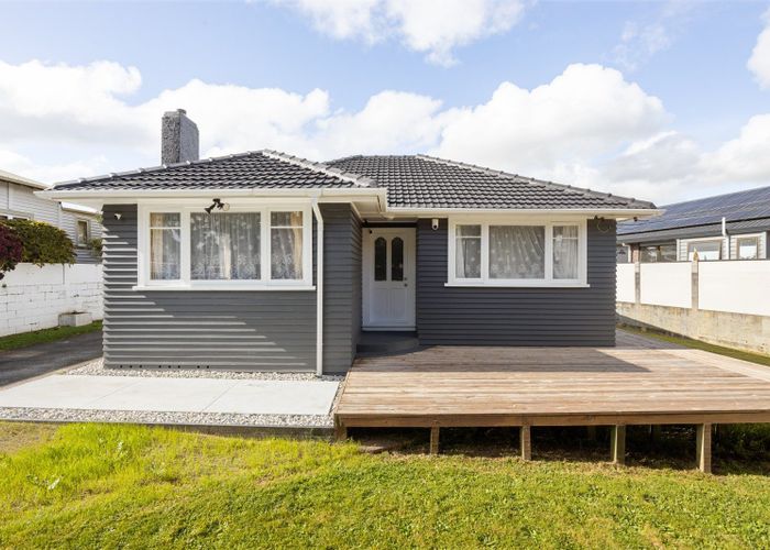  at 15 Livingstone Avenue, Nawton, Hamilton