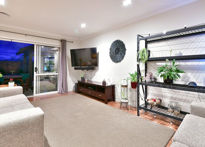  at 6 Raabia Close, Parakai, Helensville