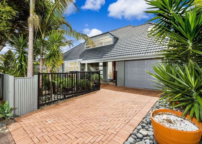  at 2 Cliff Road, Torbay, North Shore City, Auckland