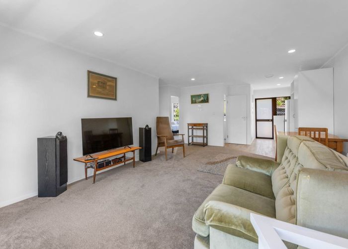  at 18/16 Willerton Avenue, New Lynn, Waitakere City, Auckland