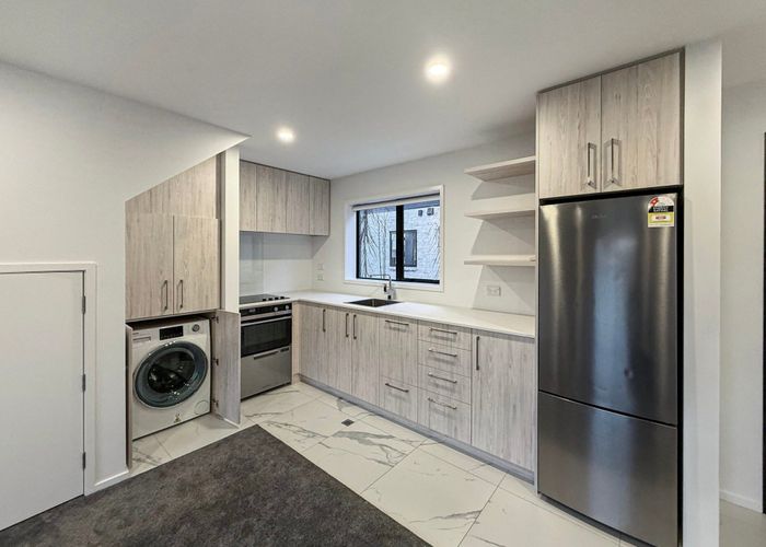  at 2/5 Shearer Avenue, Papanui, Christchurch City, Canterbury