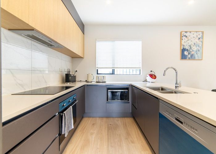  at 2/20 Eban Ave, Hillcrest, North Shore City, Auckland