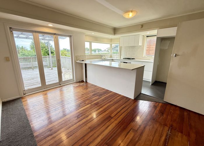 at 93 Sylvan Avenue, Northcote, North Shore City, Auckland