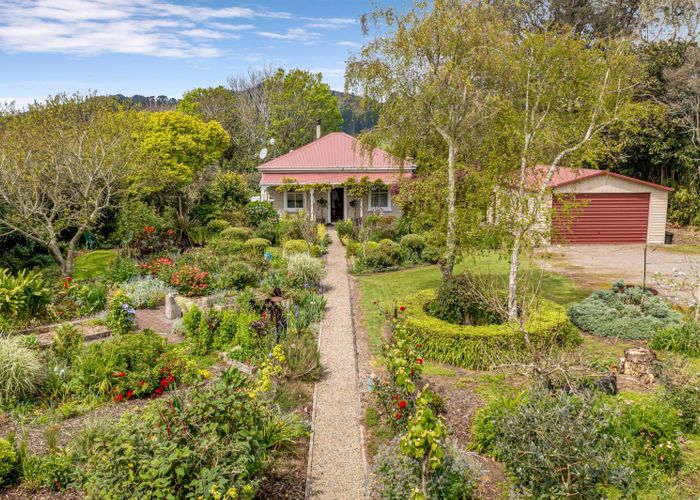  at 840 Pukearuhe Road, Waiiti, Urenui