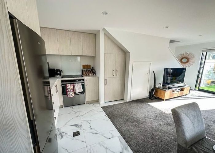  at 5/14 Wilsher Crescent, Henderson, Waitakere City, Auckland