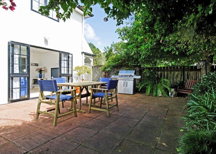  at 4/4 Whitworth Road, Mount Eden, Auckland