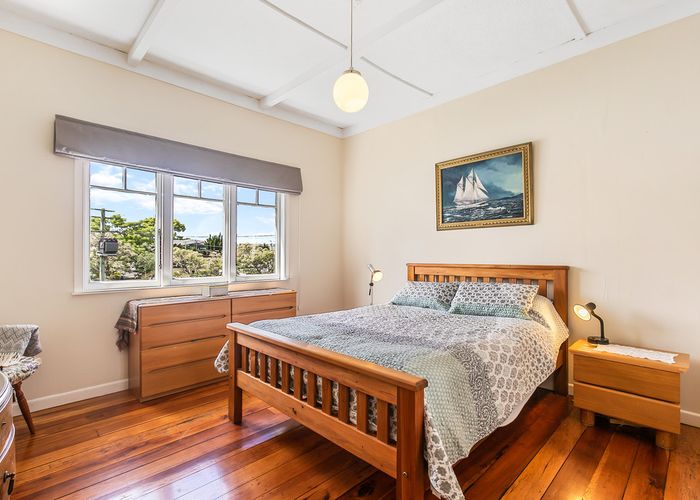  at 90 Aroha Avenue, Sandringham, Auckland