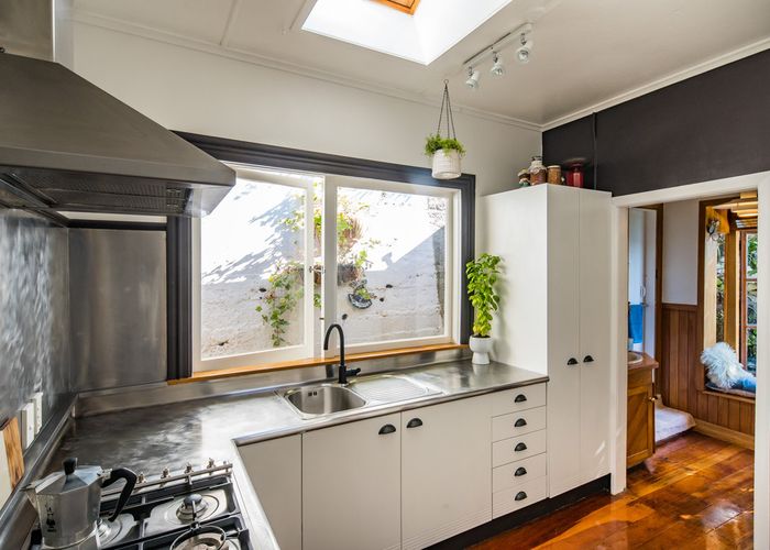  at 626 Marine Drive, Days Bay, Lower Hutt