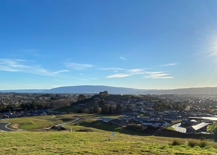  at 8 Carnea Heights, Mosgiel, Dunedin, Otago