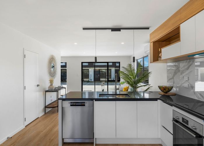  at 1-8/42 Marvon Downs Avenue, Pakuranga Heights, Manukau City, Auckland