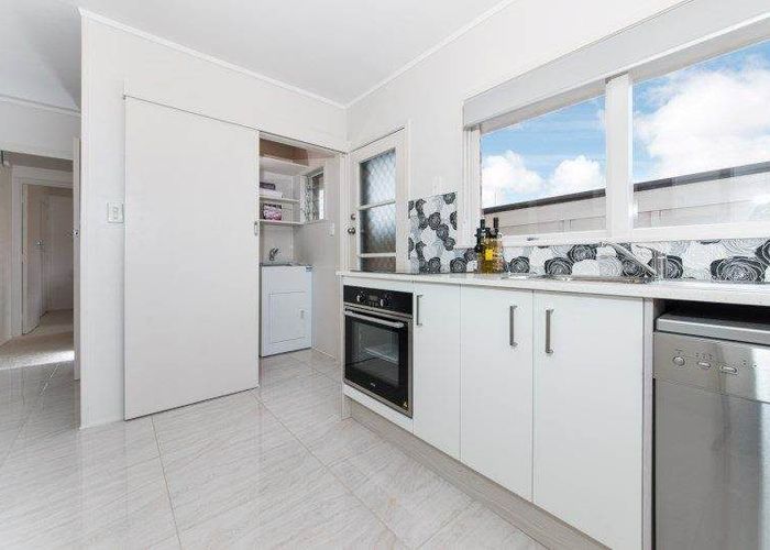  at 2/32 Dale Crescent, Pakuranga, Manukau City, Auckland