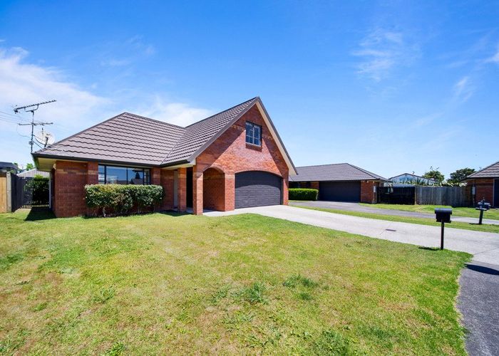  at 17 Old Park Place, Takanini