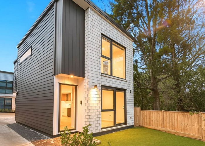  at 26B Crompton Road, Massey, Auckland