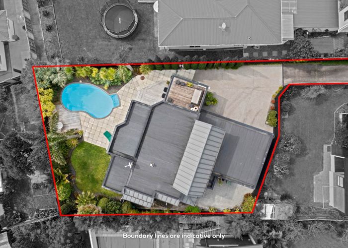  at 2/28 Beechwood Road, Rothesay Bay, Auckland