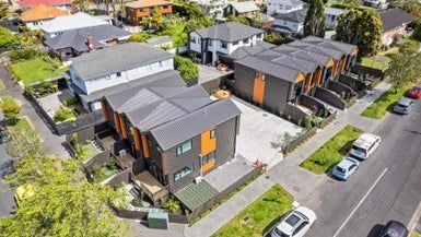  at 12 Middlesex Road, Waterview, Auckland