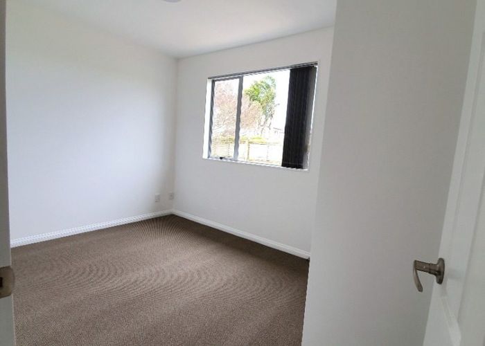  at 10a Ballymore Drive , Pinehill, North Shore City, Auckland