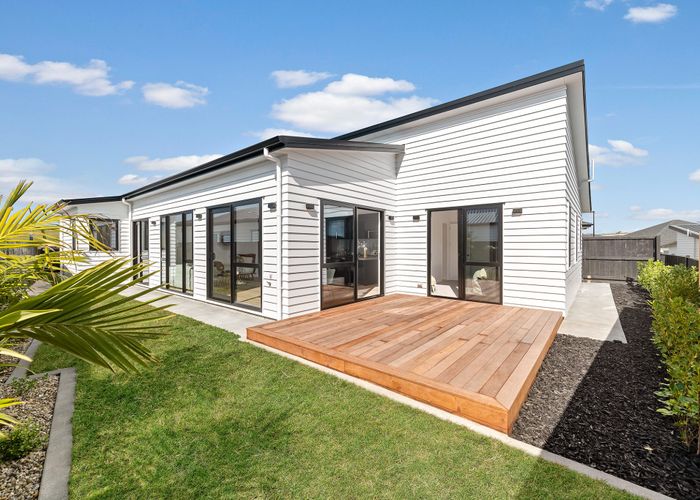  at 21 Parkland Loop, Milldale, Rodney, Auckland