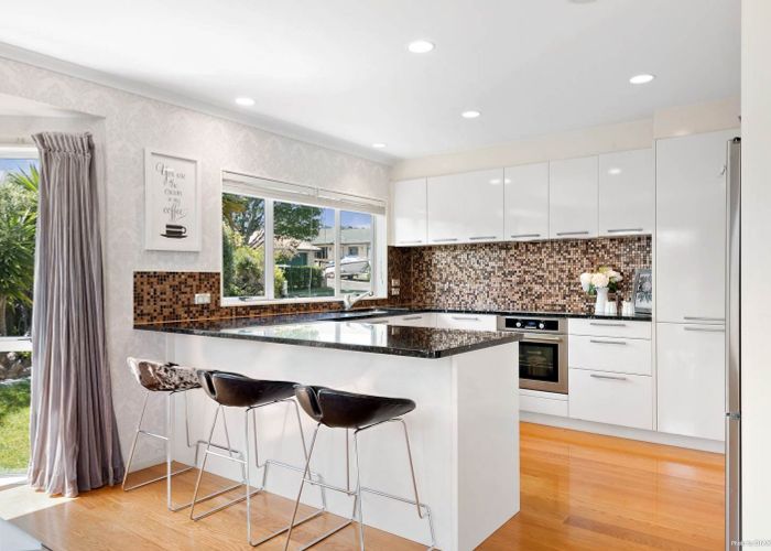 at 22 John Brooke Crescent, East Tamaki Heights, Manukau City, Auckland