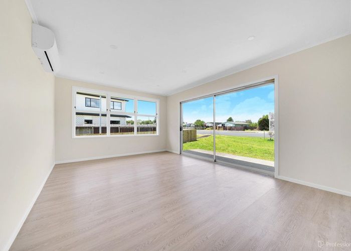  at 27 Mckenzie Road, Mangere Bridge, Auckland