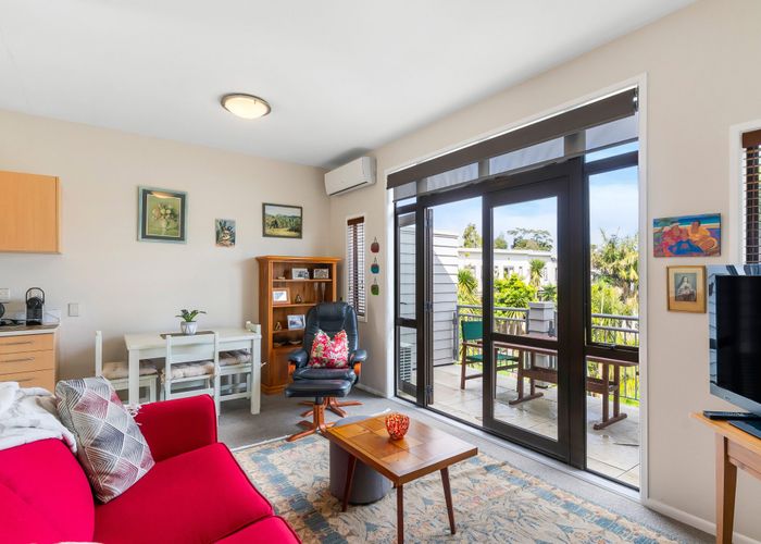  at 98/92 Bush Road, Albany, North Shore City, Auckland
