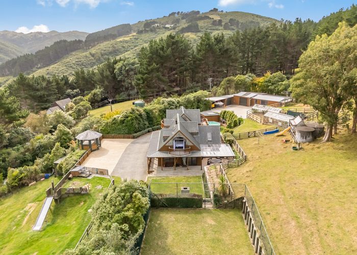  at 42 Cottle Park Drive, Normandale, Lower Hutt, Wellington