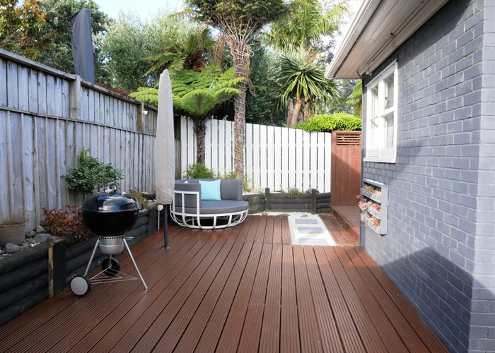  at 14A Hogans Rd, Glenfield, North Shore City, Auckland