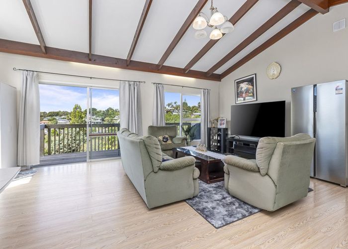  at 32 Greendale Spur, Glenfield, North Shore City, Auckland