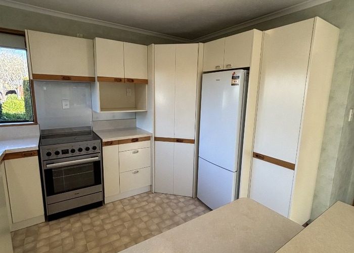  at 2b Thorrington Road, Cashmere, Christchurch City, Canterbury